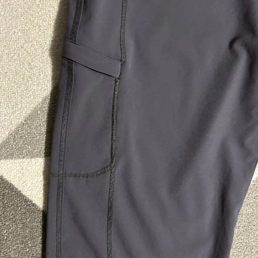 Lee Dark Gray Relaxed Fit Athletic Capris Women's Size 10 - Picture 3 of 10